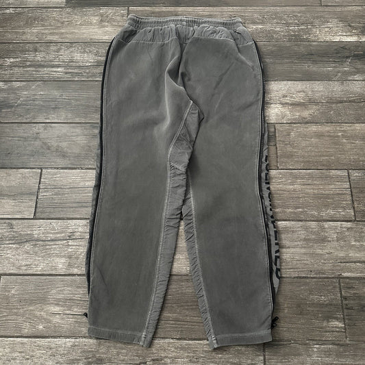 NIKE JORDAN ENGINEERED FLEECE GREY PANTS SWEATS SZ L CT2918-010 (J) Yesterday's Fits Clothing Fashion Vintage Streetwear Fashion Item