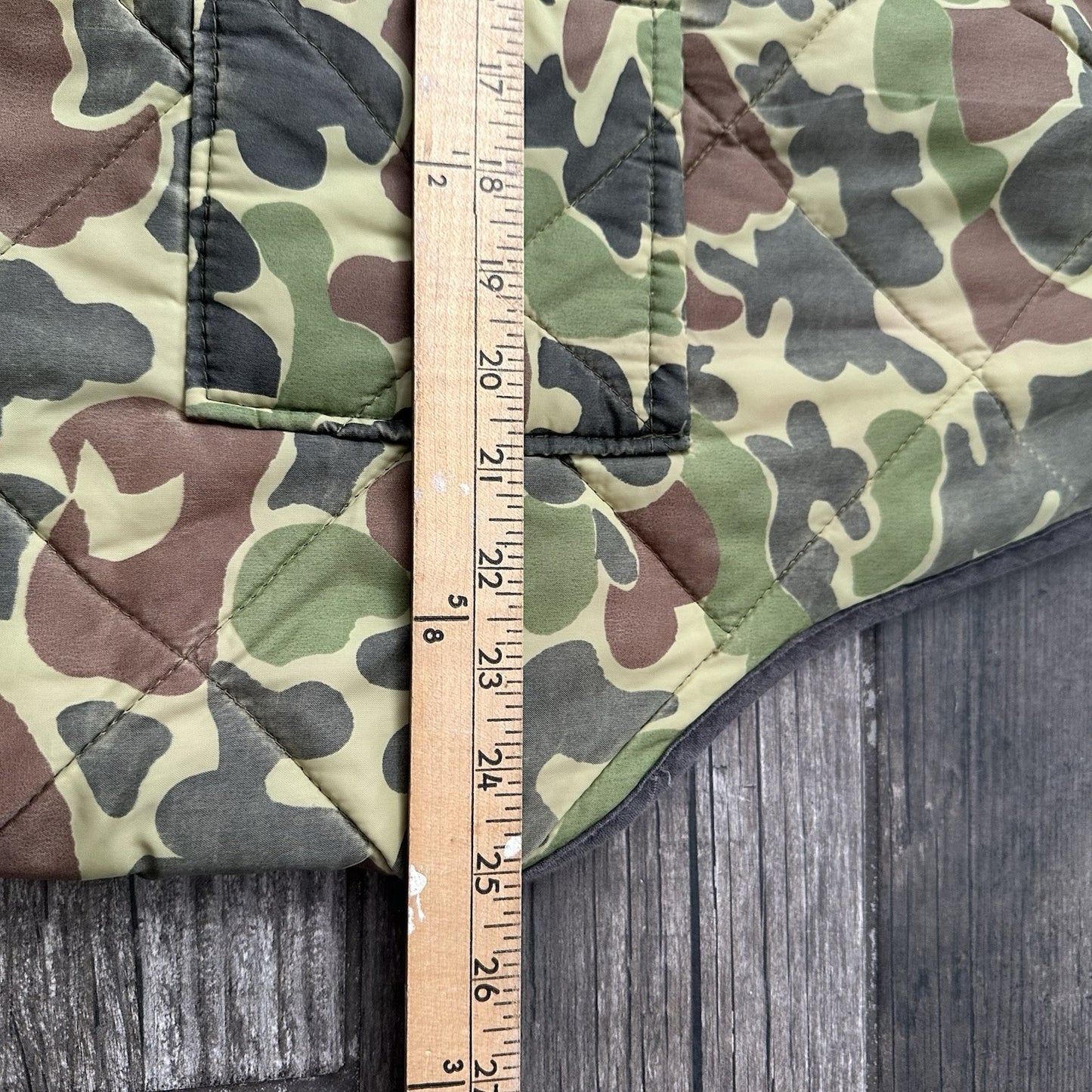 VTG 80s GREEN DUCK CAMO HUNTING ZIP UP PUFFER VEST ORANGE LINED FITS SZ L
