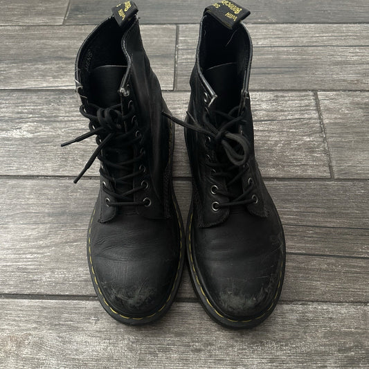 VTG DR MARTENS ORIGINAL BOOTS BLACK LEATHER DISTRESSED FITS SZ 8 NO BOX Yesterday's Fits Clothing Fashion Vintage Streetwear Fashion Item