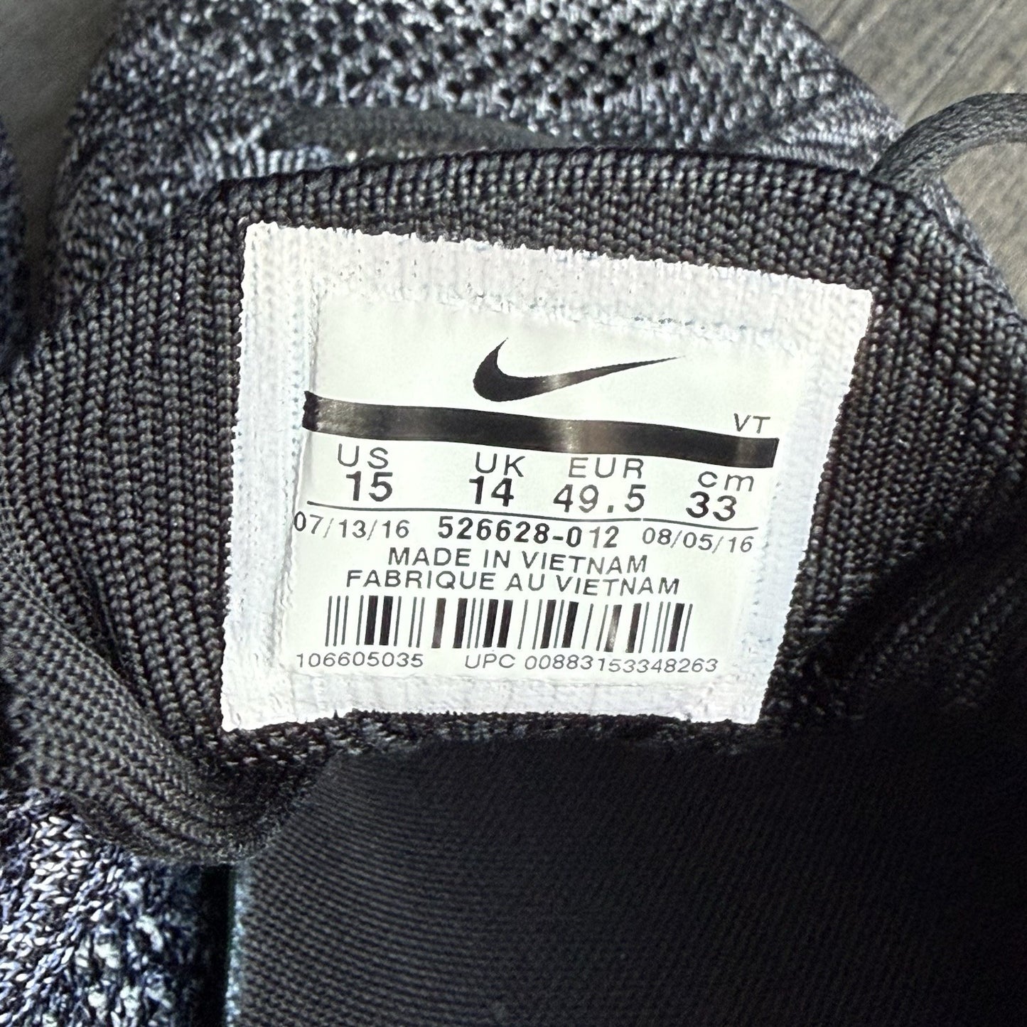 NIKE FLYKNIT RACER 2.0 OREO BLACK WHITE RUNNING SHOES MEN'S SZ 15 526628-101 Yesterday's Fits Clothing Fashion Vintage Streetwear Fashion Item