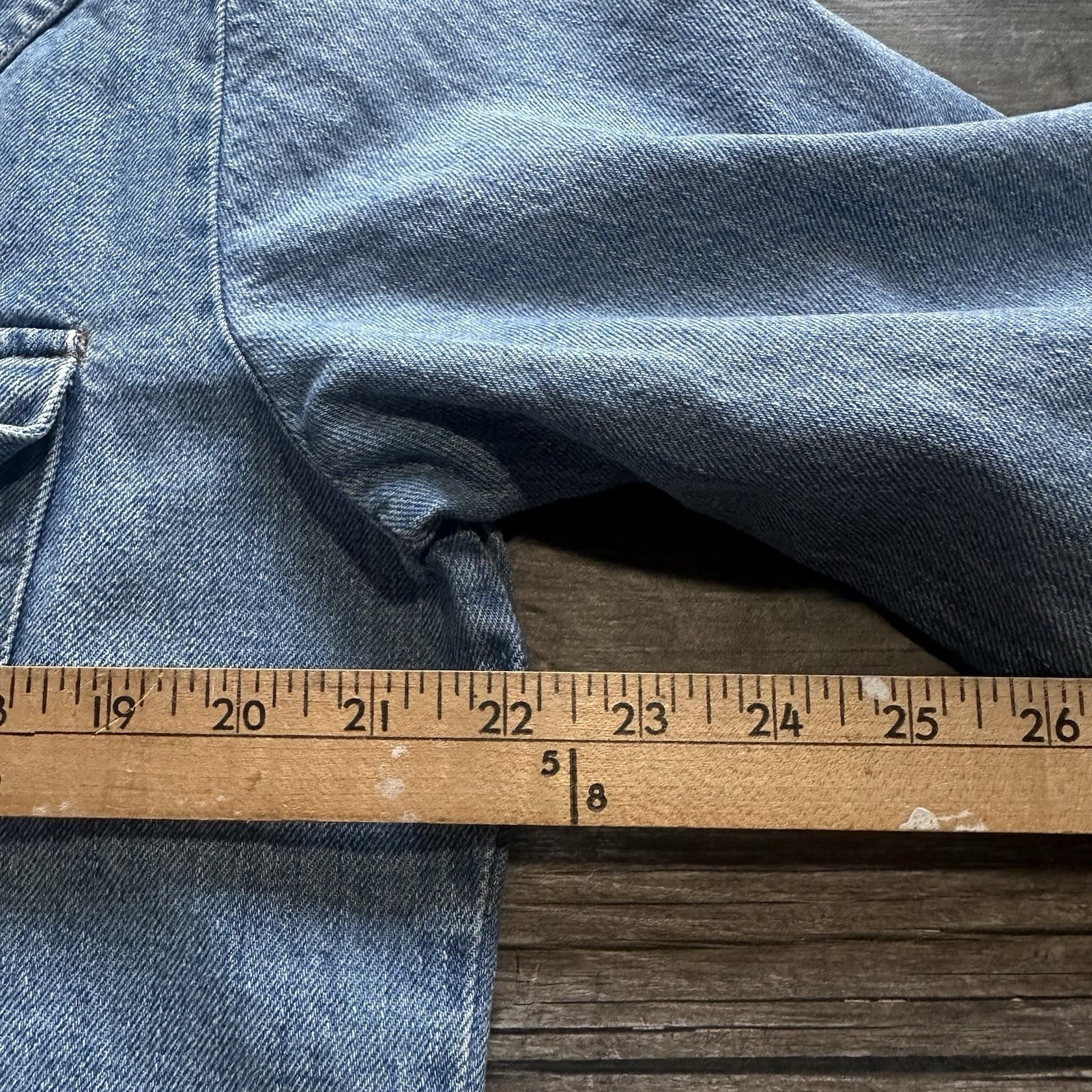 VTG 70s LEVIS BLUE DENIM JEAN BUTTON SHIRT L USA MADE ORANGE TAB CUT SAWTOOTH Yesterday's Fits Clothing Fashion Vintage Streetwear Fashion Item