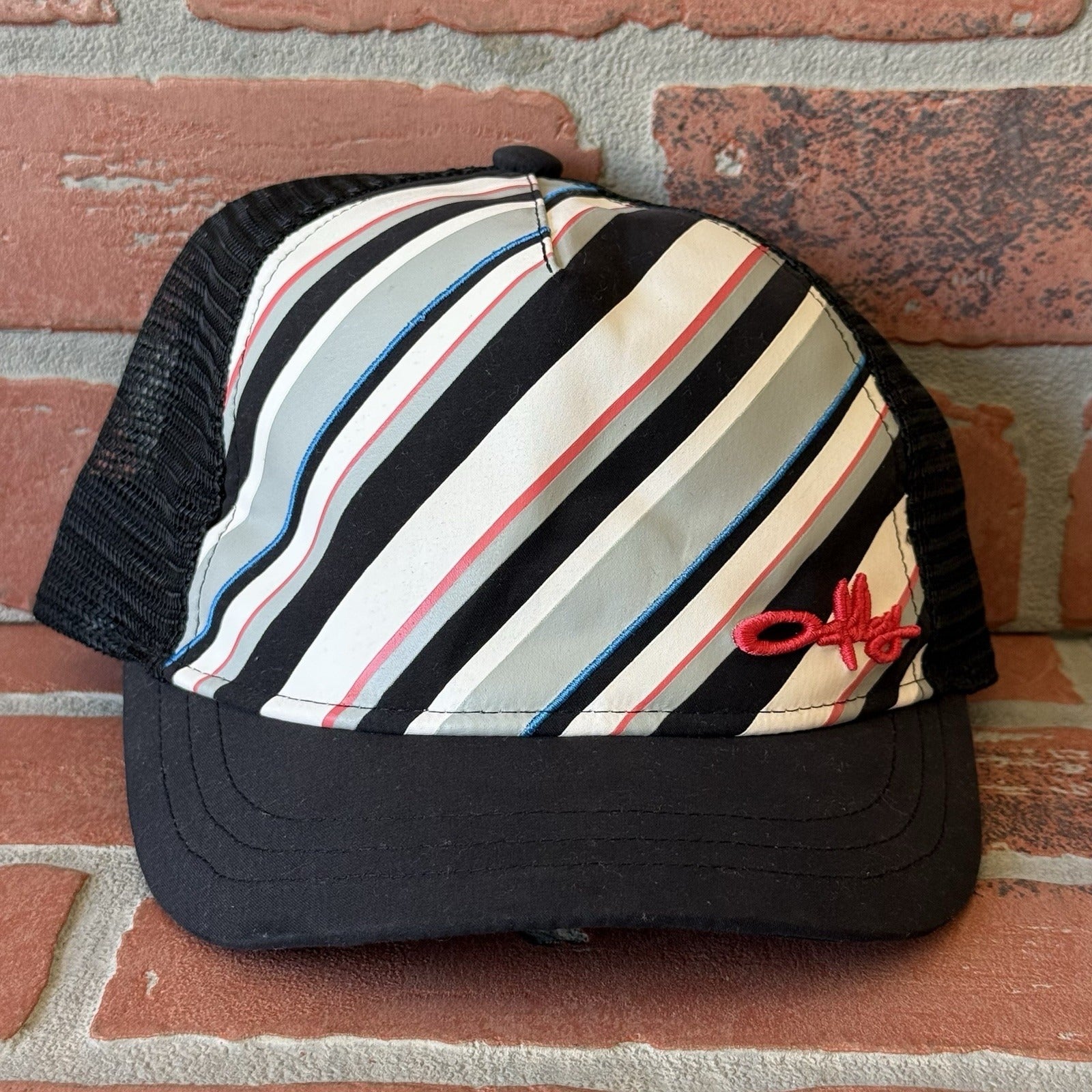 VTG Y2K OAKLEY MINI BRIM STRIPED TRUCKER SNAPBACK HAT SOFTWARE GRUNGE Yesterday's Fits Clothing Fashion Vintage Streetwear Fashion Item