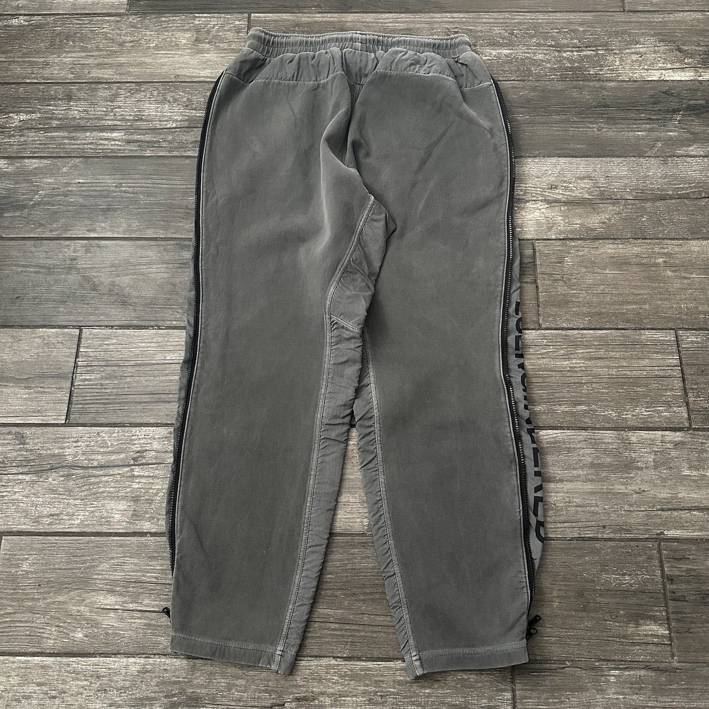 NIKE JORDAN ENGINEERED FLEECE GREY PANTS SWEATS SZ L CT2918-010 (J) Yesterday's Fits Clothing Fashion Vintage Streetwear Fashion Item
