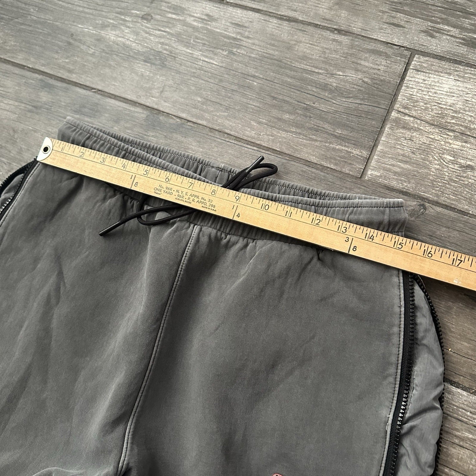 NIKE JORDAN ENGINEERED FLEECE GREY PANTS SWEATS SZ L CT2918-010 (J) Yesterday's Fits Clothing Fashion Vintage Streetwear Fashion Item