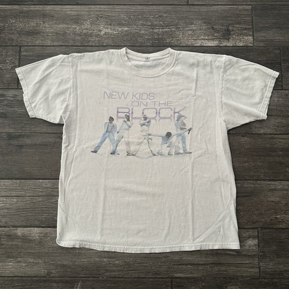 Y2K 2009 NKOTB NEW KIDS ON THE BLOCK WHITE FADED TOUR T-SHIRT SZ XL Yesterday's Fits Clothing Fashion Vintage Streetwear Fashion Item
