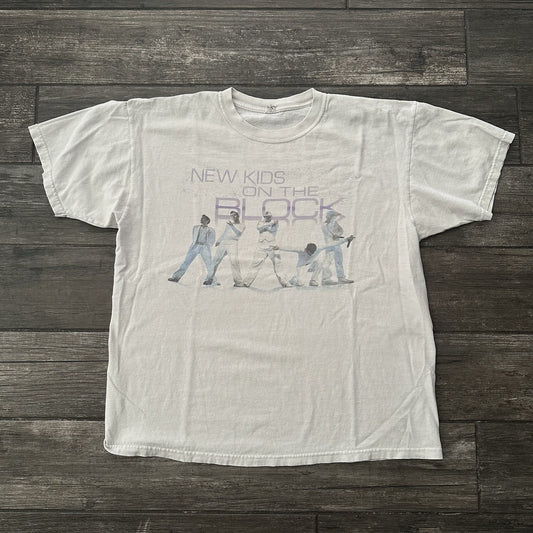 Y2K 2009 NKOTB NEW KIDS ON THE BLOCK WHITE FADED TOUR T-SHIRT SZ XL Yesterday's Fits Clothing Fashion Vintage Streetwear Fashion Item