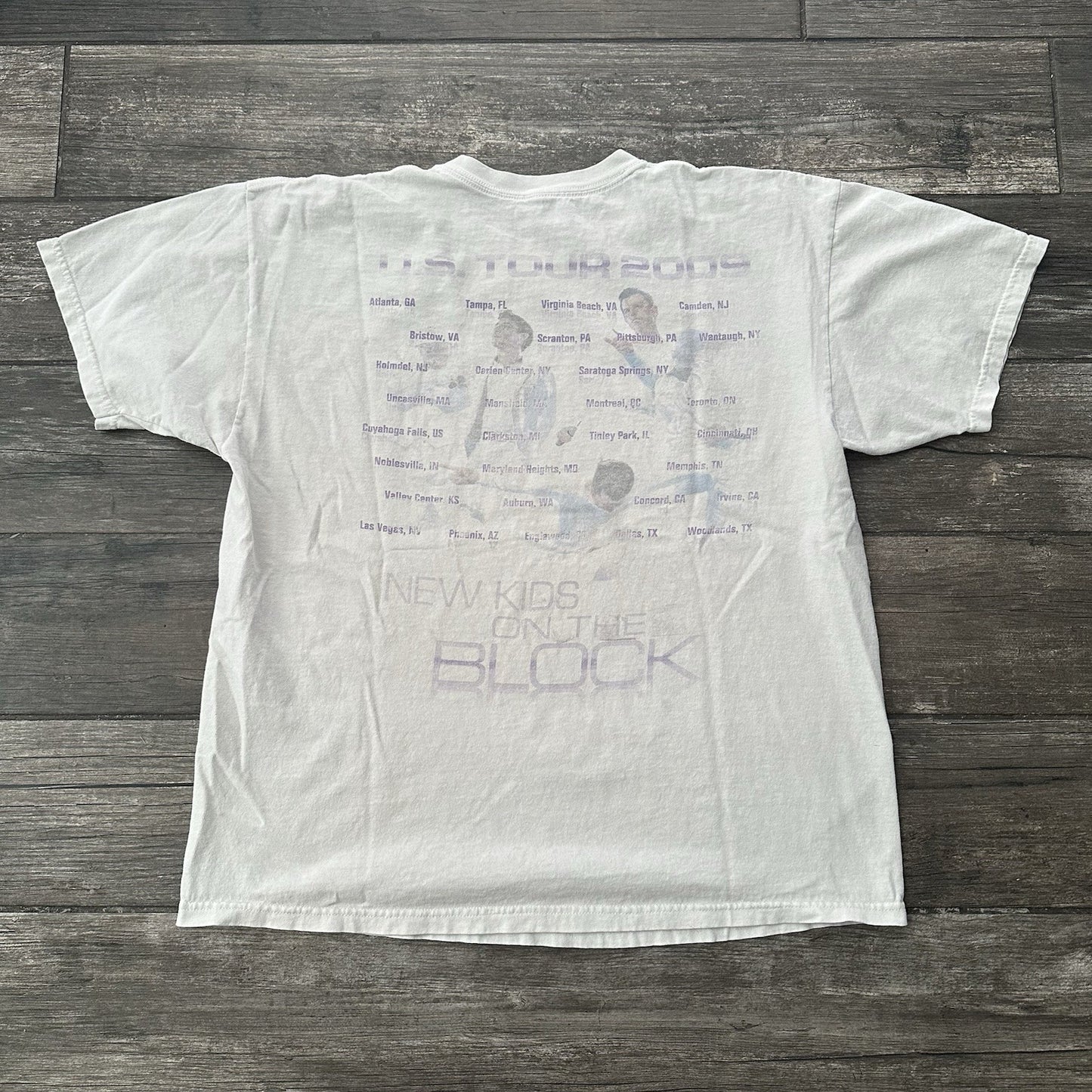 Y2K 2009 NKOTB NEW KIDS ON THE BLOCK WHITE FADED TOUR T-SHIRT SZ XL Yesterday's Fits Clothing Fashion Vintage Streetwear Fashion Item