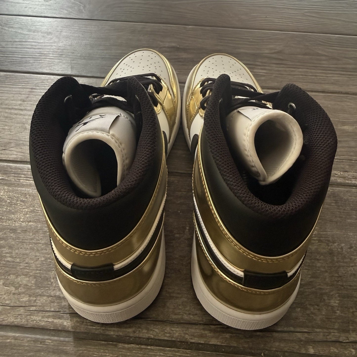 NIKE AIR JORDAN 1 MID SE METALLIC GOLD BLACK WHITE SZ 11.5 DC1419-700 SNEAKERS Yesterday's Fits Clothing Fashion Vintage Streetwear Fashion Item