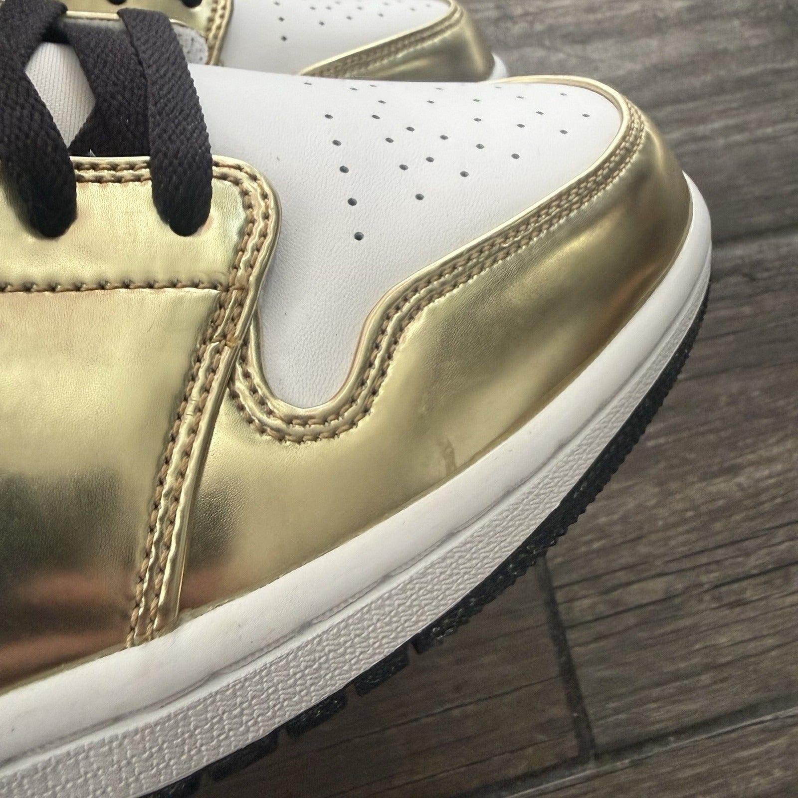NIKE AIR JORDAN 1 MID SE METALLIC GOLD BLACK WHITE SZ 11.5 DC1419-700 SNEAKERS Yesterday's Fits Clothing Fashion Vintage Streetwear Fashion Item