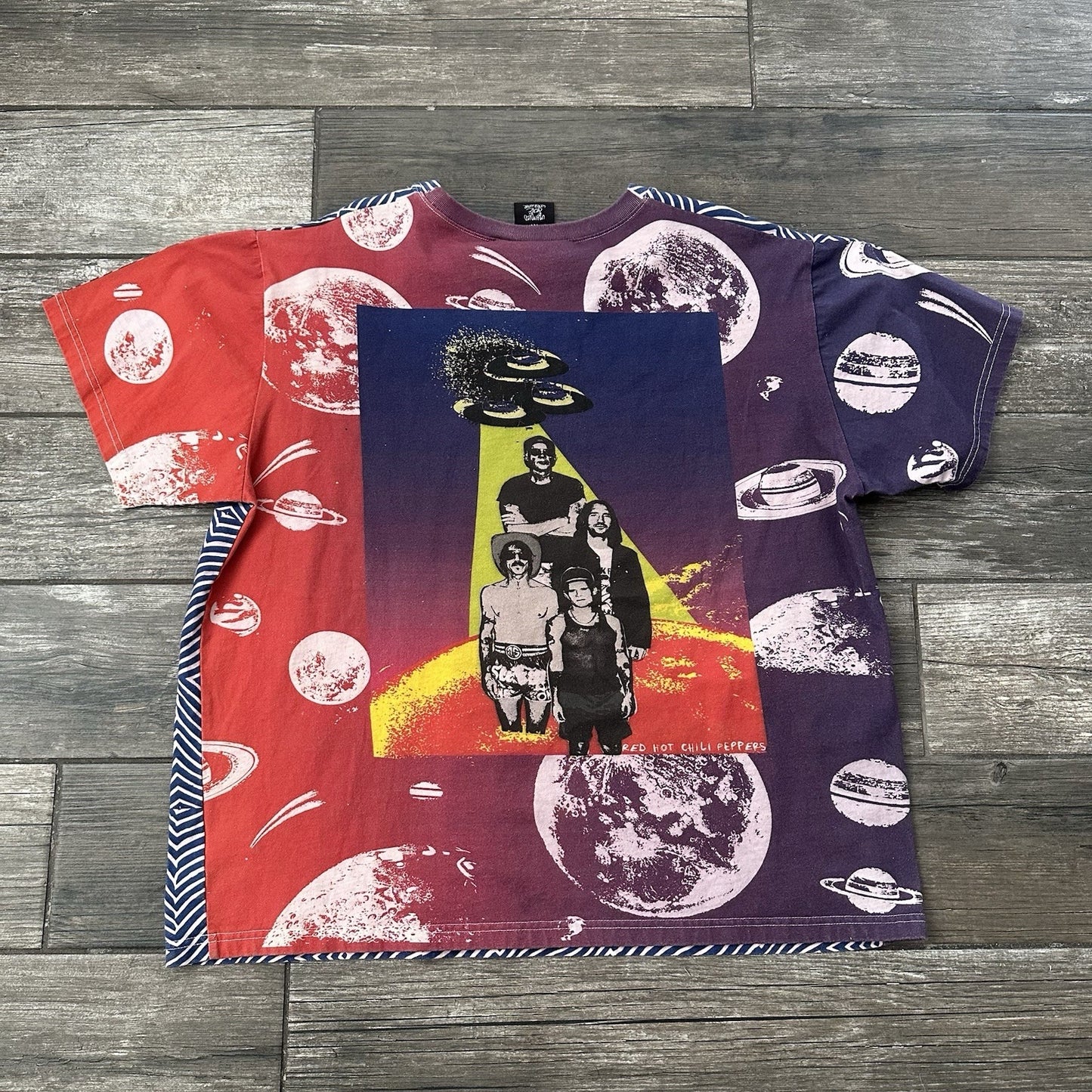 RED HOT CHILI PEPPERS UNLIMITED LOVE WORL TOUR AOP T-SHIRT 2XL MICHAEL RIOS Yesterday's Fits Clothing Fashion Vintage Streetwear Fashion Item