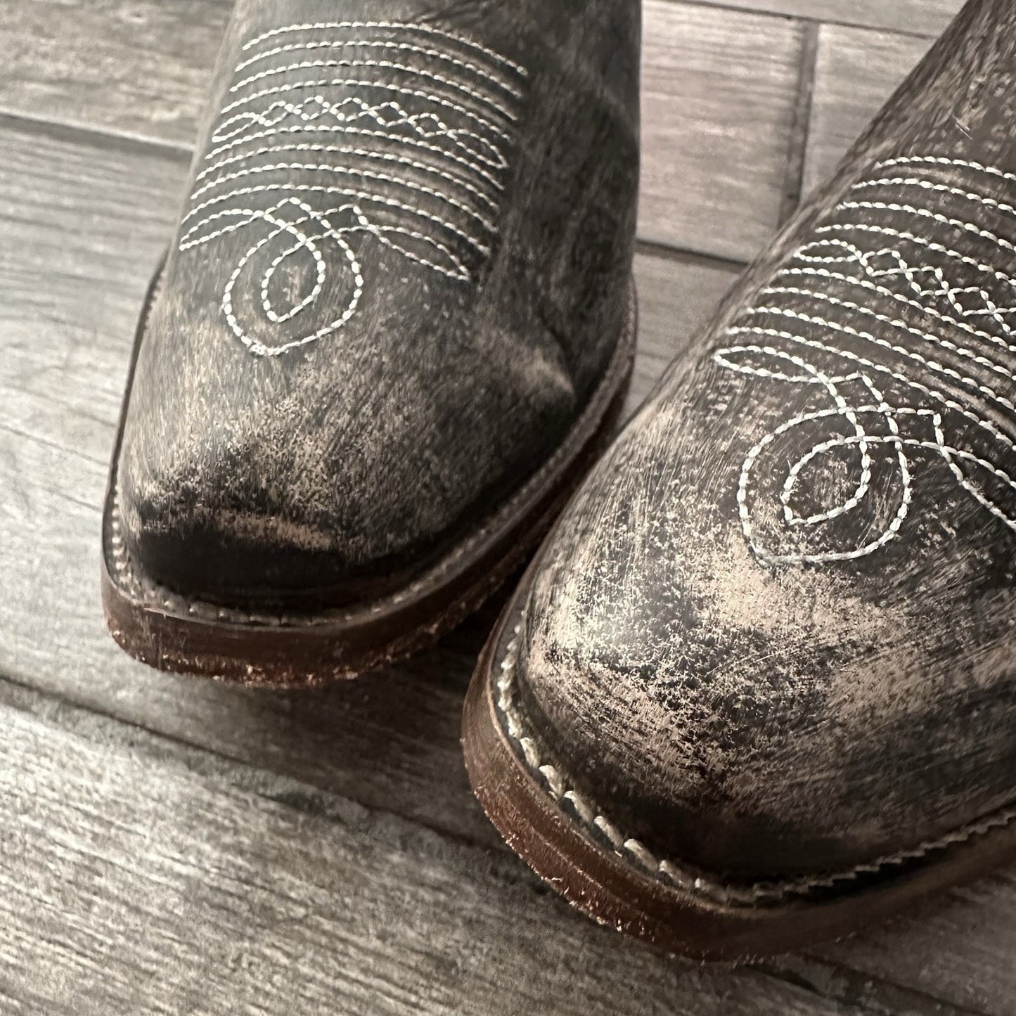 ROPER AMERICAN BEAUTY FLAG DISTRESSED WESTERN BOOTS WMNS 11 NO BOX SNEAKERS Yesterday's Fits Clothing Fashion Vintage Streetwear Fashion Item