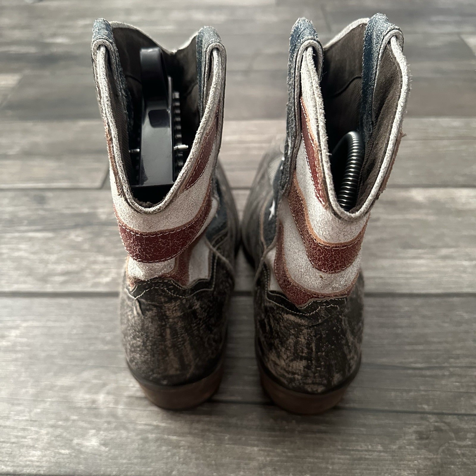 ROPER AMERICAN BEAUTY FLAG DISTRESSED WESTERN BOOTS WMNS 11 NO BOX SNEAKERS Yesterday's Fits Clothing Fashion Vintage Streetwear Fashion Item