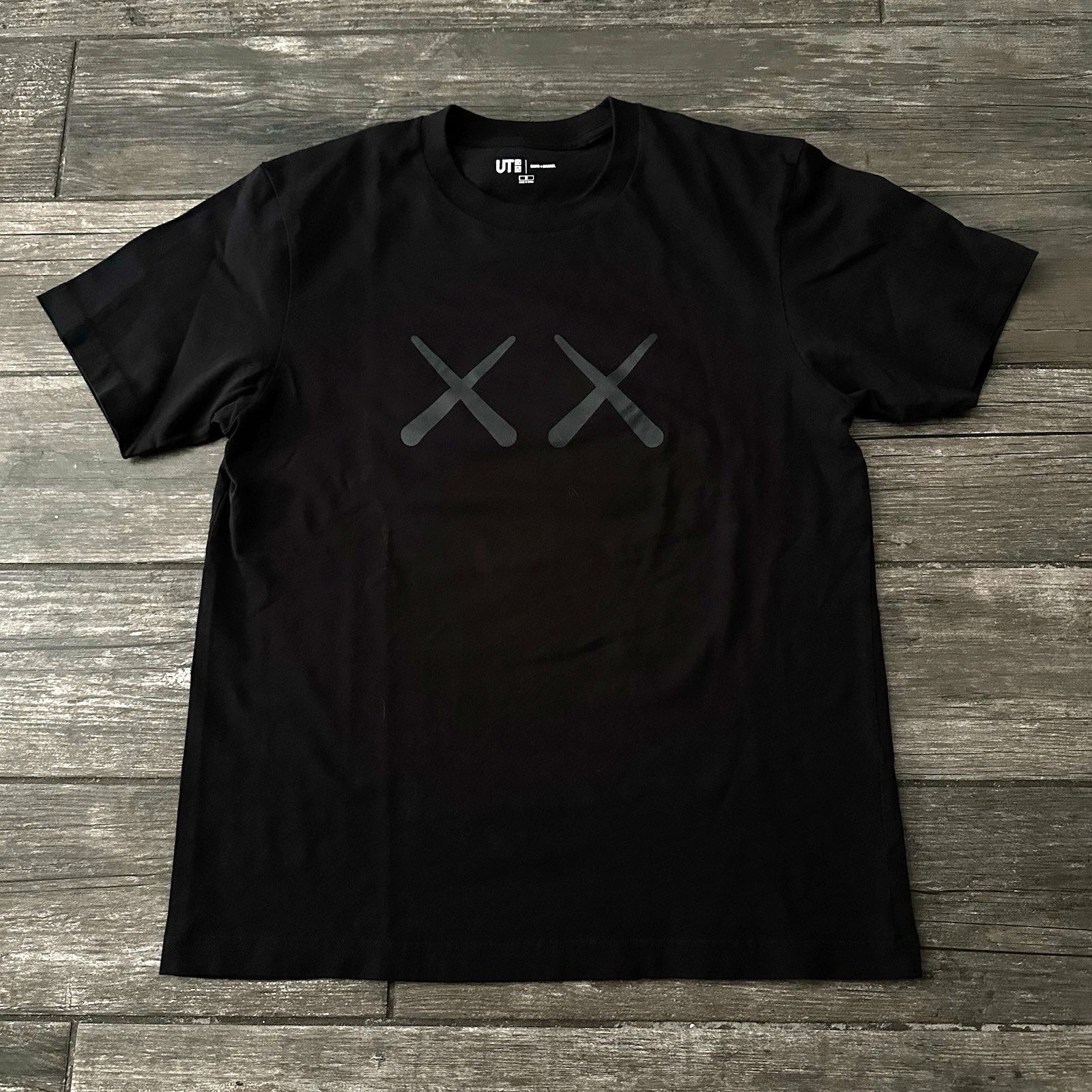 KAWS ANDY WARHOL BLACK GRAPHIC T-SHIRT SHORT SLEEVE ART TEE PHOTO SZ M Yesterday's Fits Clothing Fashion Vintage Streetwear Fashion Item