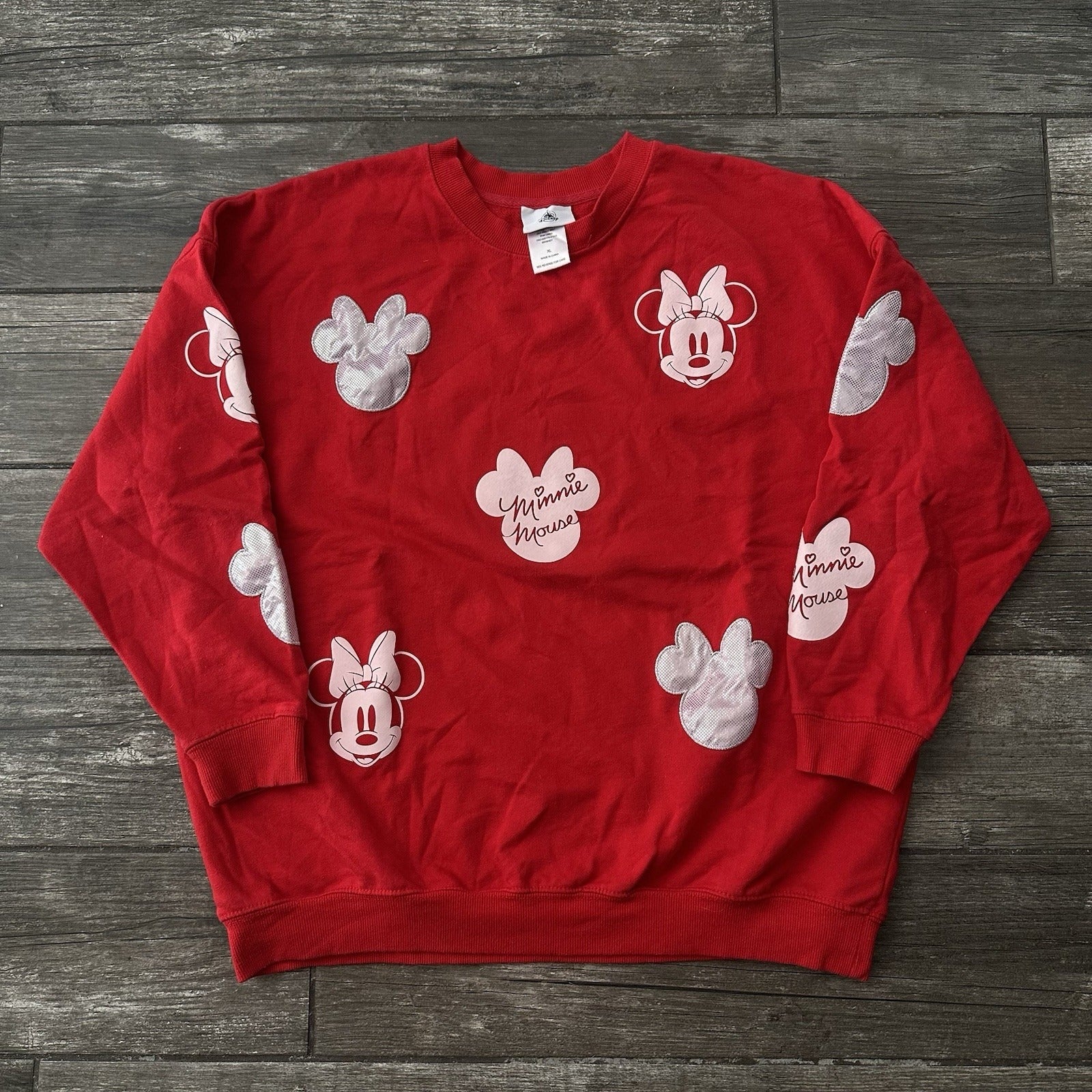 DISNEY PARKS MINNIE MOUSE RED ALL OVER PRINT PATCH SWEATSHIRT WMNS XL CREWNECK Yesterday's Fits Clothing Fashion Vintage Streetwear Fashion Item