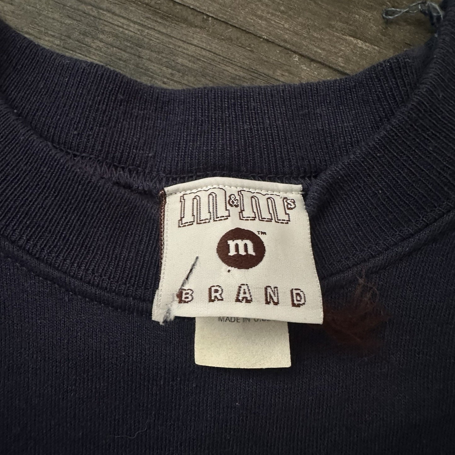 VTG 90s M&M WORLD LAS VEGAS CHARACTER CREWNECK SWEATSHIRT SZ M BLUE Yesterday's Fits Clothing Fashion Vintage Streetwear Fashion Item