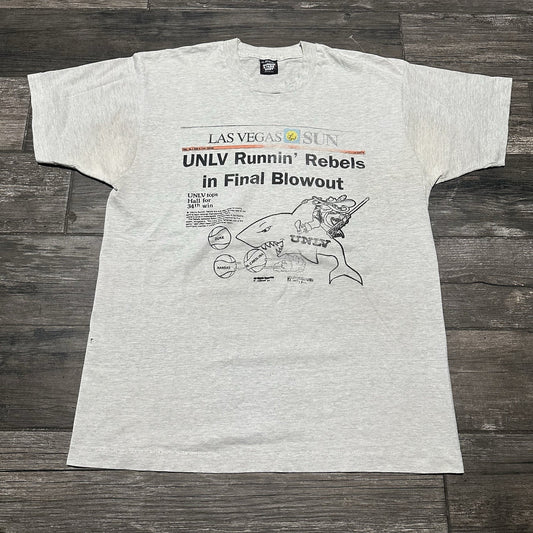 VTG LAS VEGAS NEWSPAPER UNLV RUNNIN' REBELS BASKETBALL T-SHIRT SCREEN STARS XL Yesterday's Fits Clothing Fashion Vintage Streetwear Fashion Item