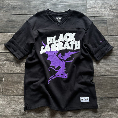 DC BLACK SABBATH HEAVYWEIGHT V-NECK SHIRT FOOTBALL JERSEY OVERSIZED OZZY SZ M Yesterday's Fits Clothing Fashion Vintage Streetwear Fashion Item
