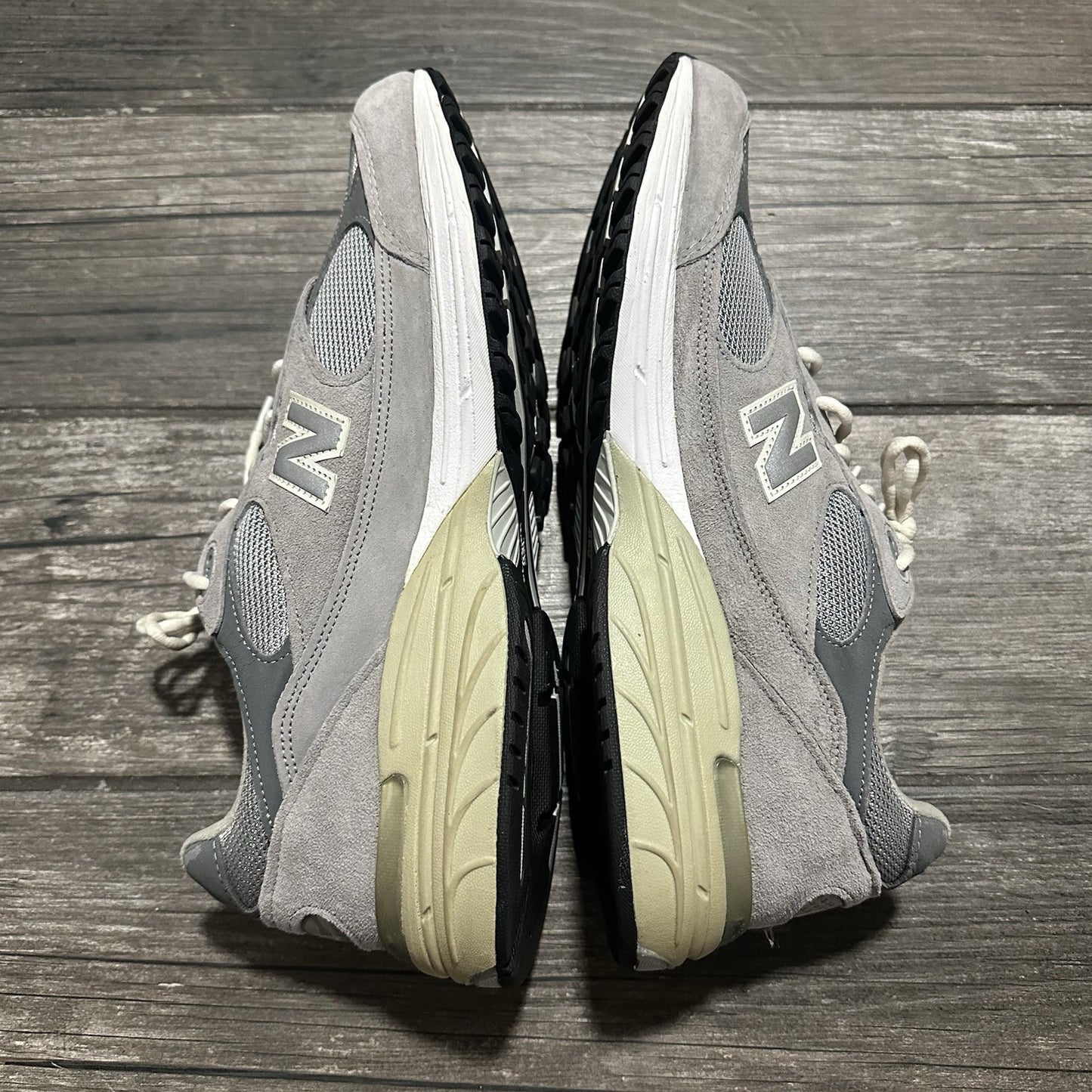 NEW BALANCE 993 GREY MR993GL ATHLETIC SHOES SZ 12 NO BOX SNEAKERS Yesterday's Fits Clothing Fashion Vintage Streetwear Fashion Item