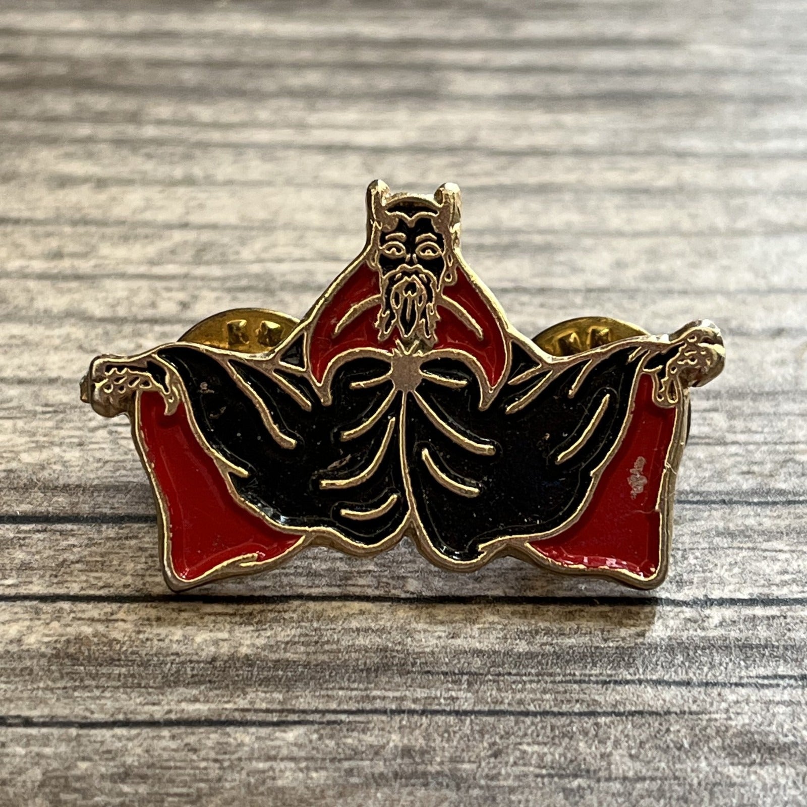 VTG 80s DRACULA VAMPIRE HEAVYWEIGHT PIN BLACK GOLD RED Yesterday's Fits Clothing Fashion Vintage Streetwear Fashion Item