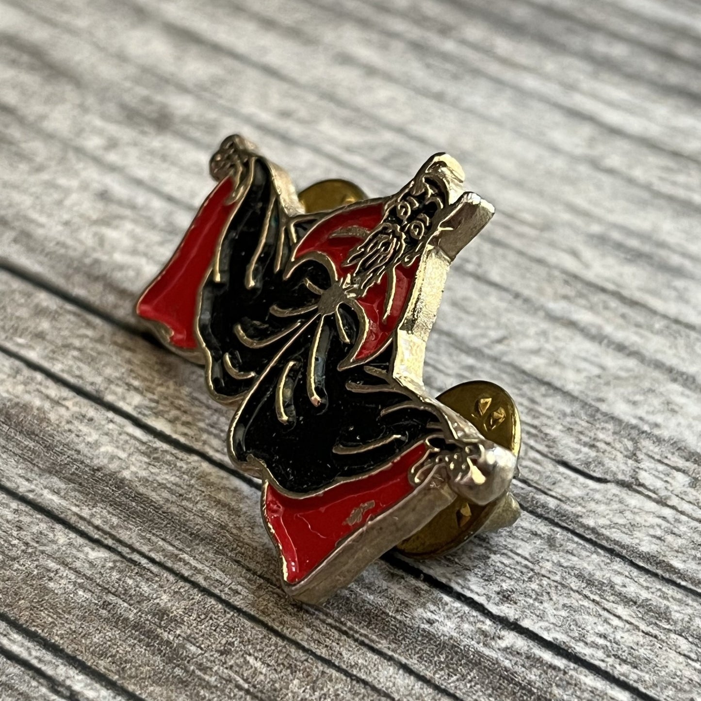 VTG 80s DRACULA VAMPIRE HEAVYWEIGHT PIN BLACK GOLD RED Yesterday's Fits Clothing Fashion Vintage Streetwear Fashion Item
