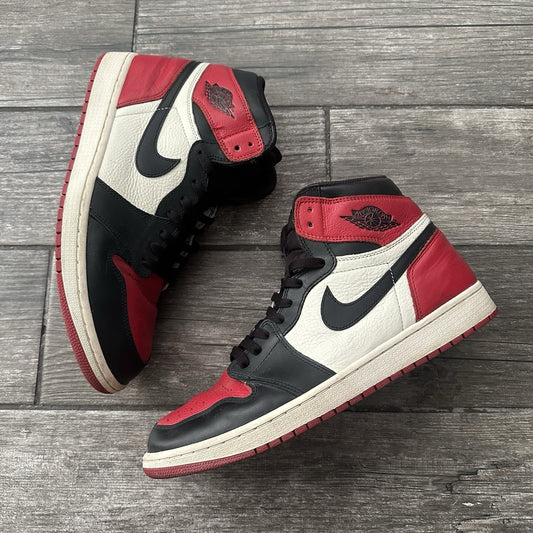 AIR JORDAN 1 HI RETRO BRED TOE 555088-610 BLACK RED WHITE SZ 13 NO BOX SNEAKERS Yesterday's Fits Clothing Fashion Vintage Streetwear Fashion Item