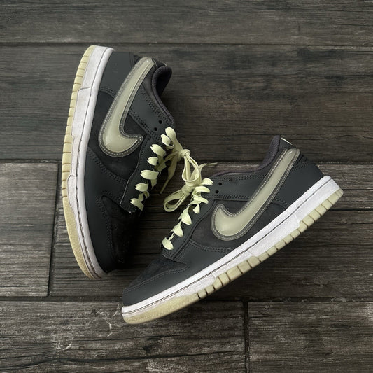 NIKE DUNK LOW HALLOWEEN GLOW IN THE DARK HQ3569-068 SZ 4.5Y NO BOX SNEAKERS Yesterday's Fits Clothing Fashion Vintage Streetwear Fashion Item