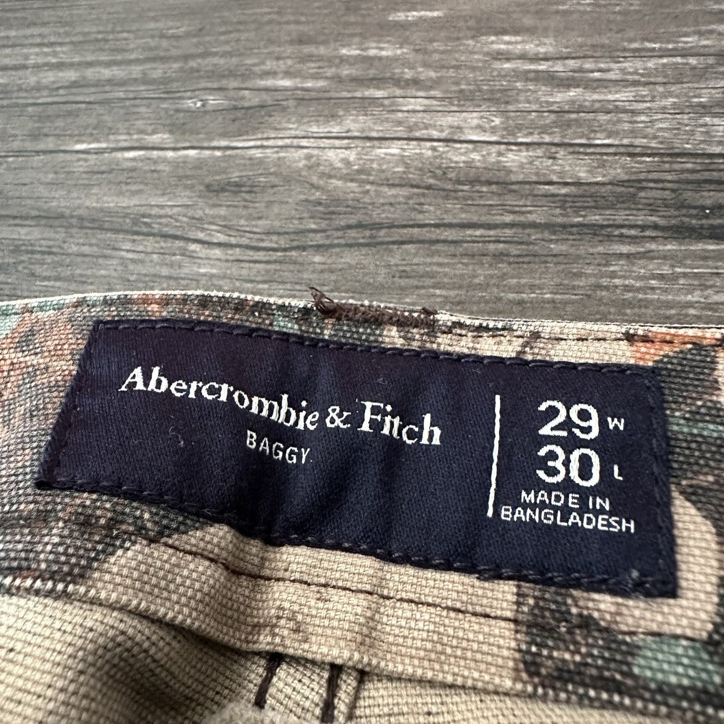ABERCROMBIE & FITCH BAGGY CANVAS LEAF CAMO WIDE LEG PANTS SZ 29X30 BROWN Yesterday's Fits Clothing Fashion Vintage Streetwear Fashion Item