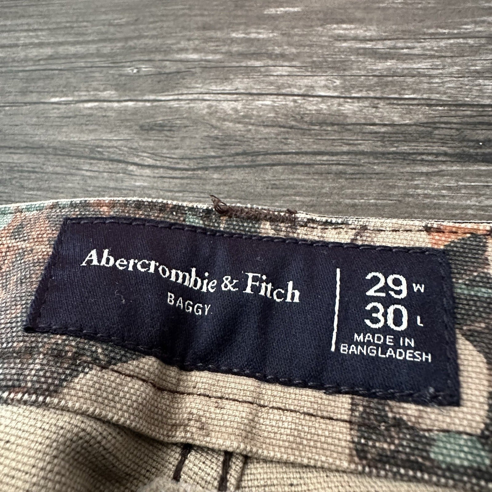 ABERCROMBIE & FITCH BAGGY CANVAS LEAF CAMO WIDE LEG PANTS SZ 29X30 BROWN Yesterday's Fits Clothing Fashion Vintage Streetwear Fashion Item