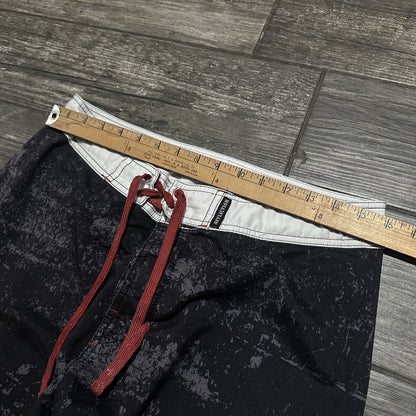 Y2K AFFLICTION AOP BLACK BAGGY BOARD SHORTS MEN’S 32 SWIM TRUNKS NO LINER RED Affliction Clothing Fashion Vintage Streetwear Fashion Item