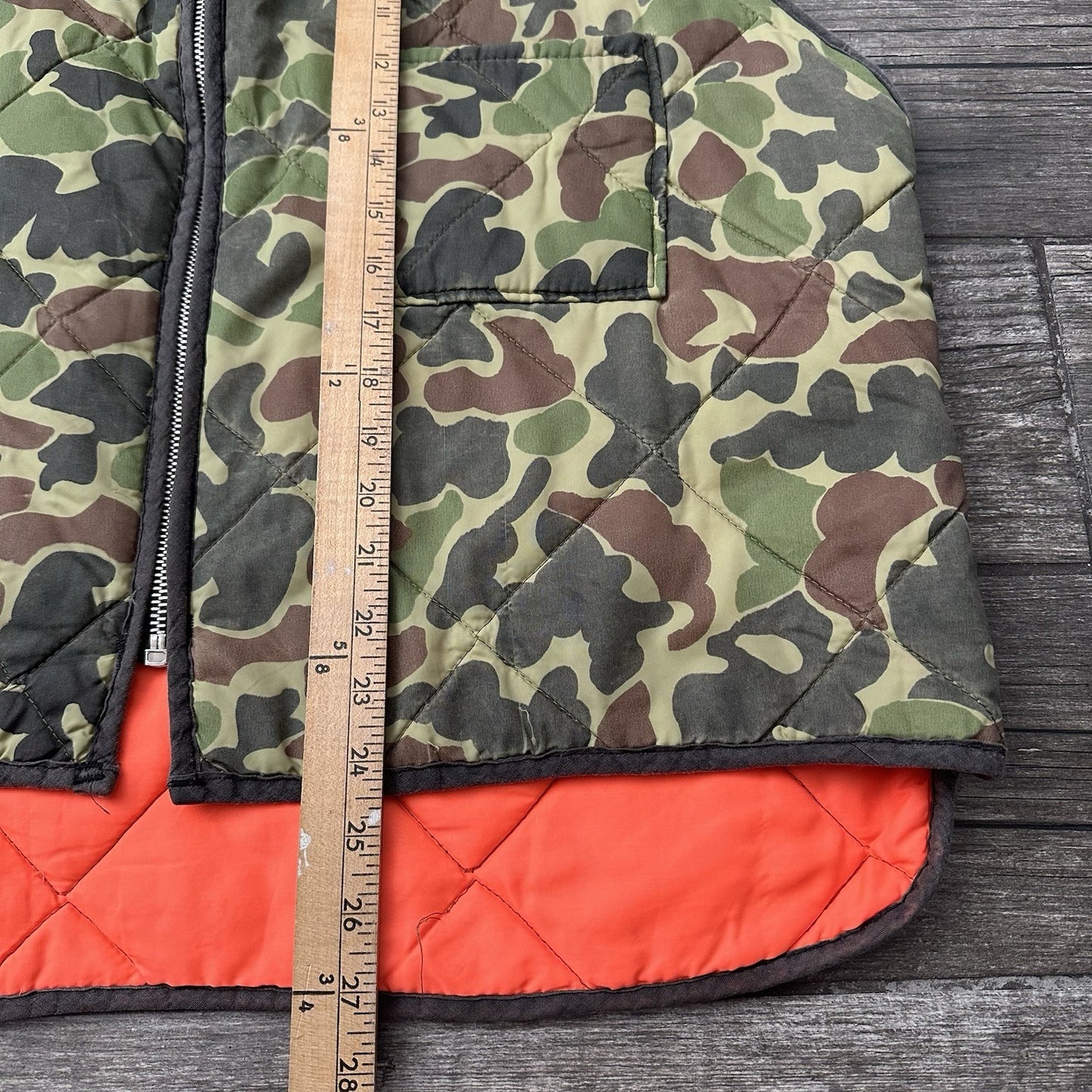 VTG 80s GREEN DUCK CAMO HUNTING ZIP UP PUFFER VEST ORANGE LINED FITS SZ L
