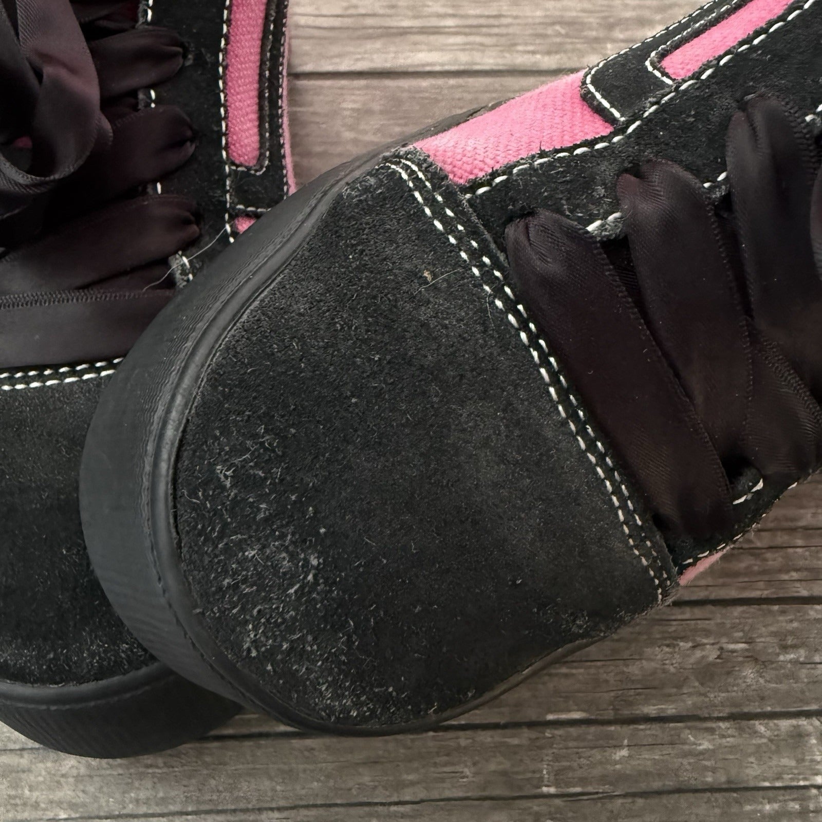 Y2K 2003 VANS HOT PINK BLACK PLATFORM CHUNKY SNEAKERS SATIN LACES SZ 8 WMNS Yesterday's Fits Clothing Fashion Vintage Streetwear Fashion Item