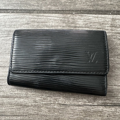 2005 LOUIS VUITTON BLACK EPI LEATHER 6 KEY MUTICLES HOLDER CA0025 AUTHENTIC (J) Yesterday's Fits Clothing Fashion Vintage Streetwear Fashion Item