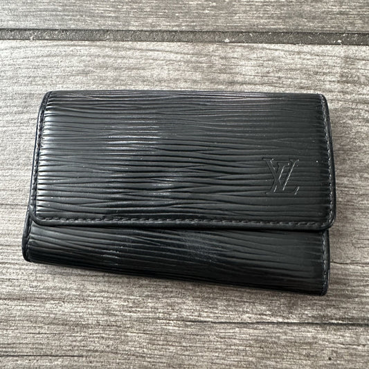 2005 LOUIS VUITTON BLACK EPI LEATHER 6 KEY MUTICLES HOLDER CA0025 AUTHENTIC (J) Yesterday's Fits Clothing Fashion Vintage Streetwear Fashion Item