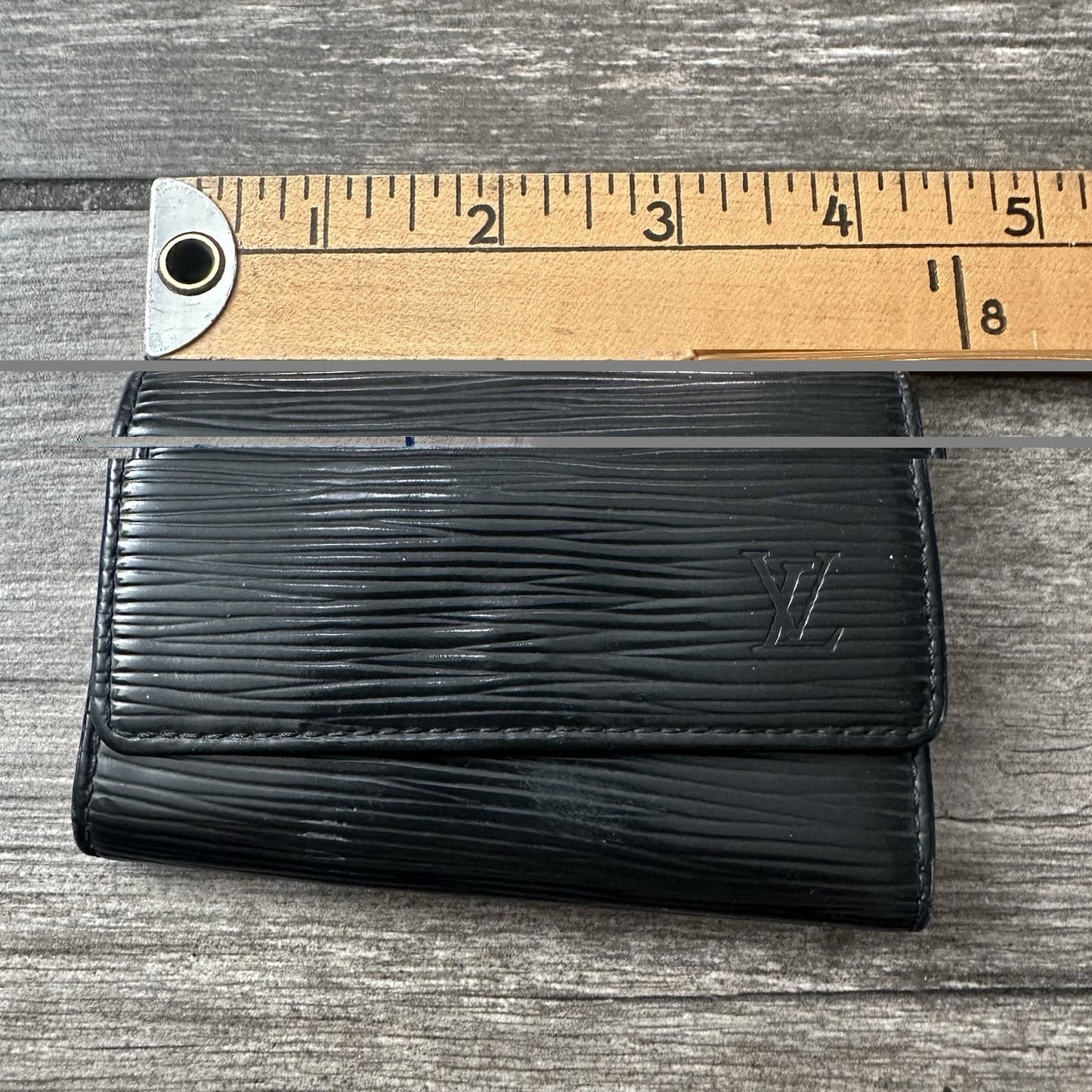 2005 LOUIS VUITTON BLACK EPI LEATHER 6 KEY MUTICLES HOLDER CA0025 AUTHENTIC (J) Yesterday's Fits Clothing Fashion Vintage Streetwear Fashion Item