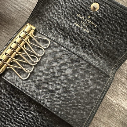 2005 LOUIS VUITTON BLACK EPI LEATHER 6 KEY MUTICLES HOLDER CA0025 AUTHENTIC (J) Yesterday's Fits Clothing Fashion Vintage Streetwear Fashion Item