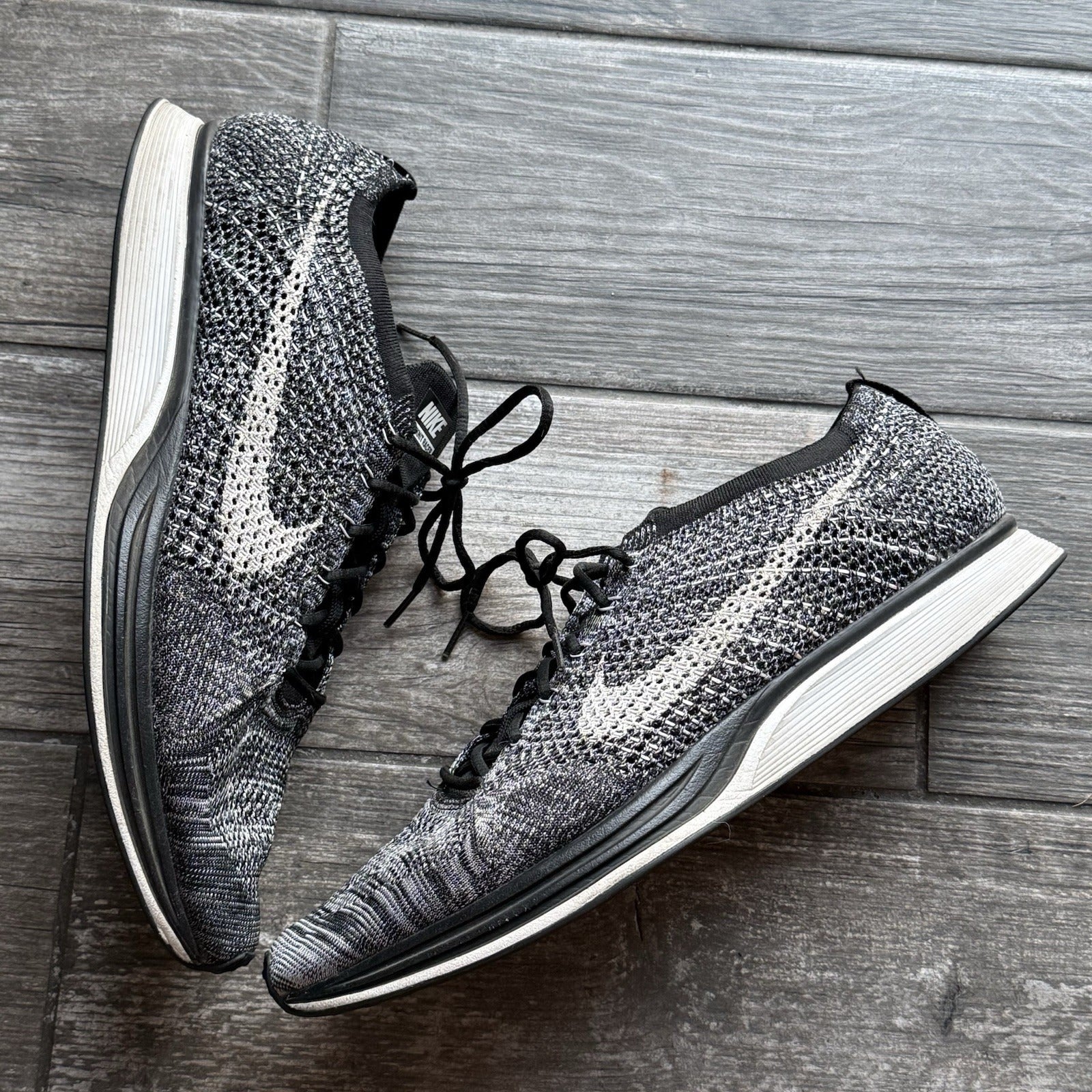 NIKE FLYKNIT RACER 2.0 OREO BLACK WHITE RUNNING SHOES MEN'S SZ 15 526628-101 Yesterday's Fits Clothing Fashion Vintage Streetwear Fashion Item