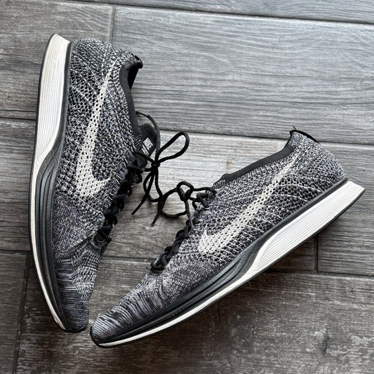 NIKE FLYKNIT RACER 2.0 OREO BLACK WHITE RUNNING SHOES MEN'S SZ 15 526628-101 Yesterday's Fits Clothing Fashion Vintage Streetwear Fashion Item