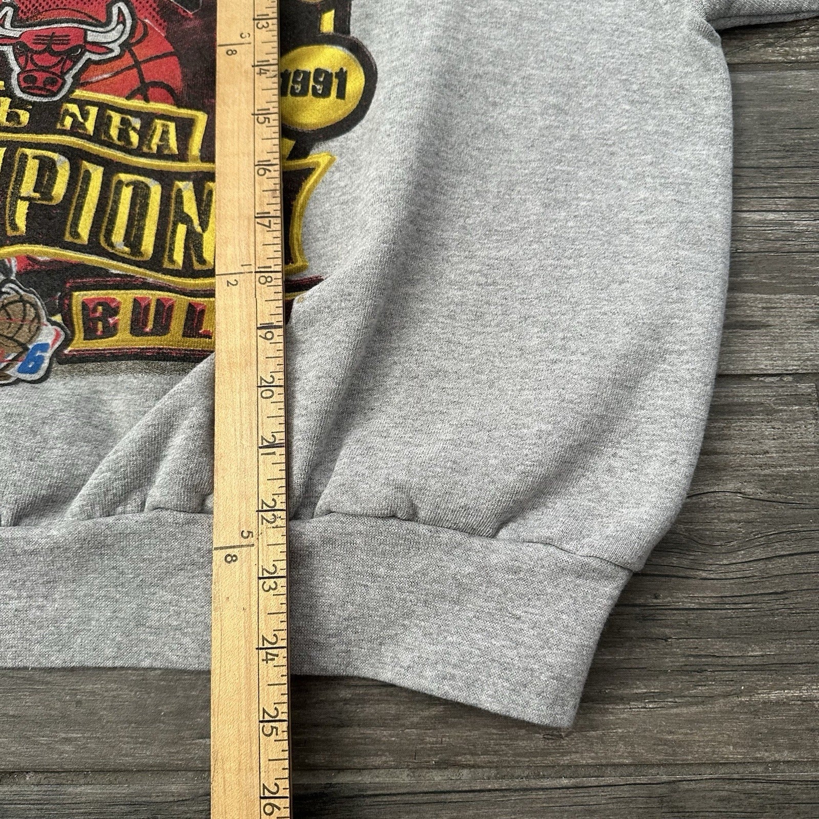 VTG 1996 STARTER CHICAGO BULLS GRAY SWEATSHIRT NBA BASKETBALL FITS M GREATEST Yesterday's Fits Clothing Fashion Vintage Streetwear Fashion Item