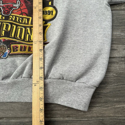 VTG 1996 STARTER CHICAGO BULLS GRAY SWEATSHIRT NBA BASKETBALL FITS M GREATEST Yesterday's Fits Clothing Fashion Vintage Streetwear Fashion Item
