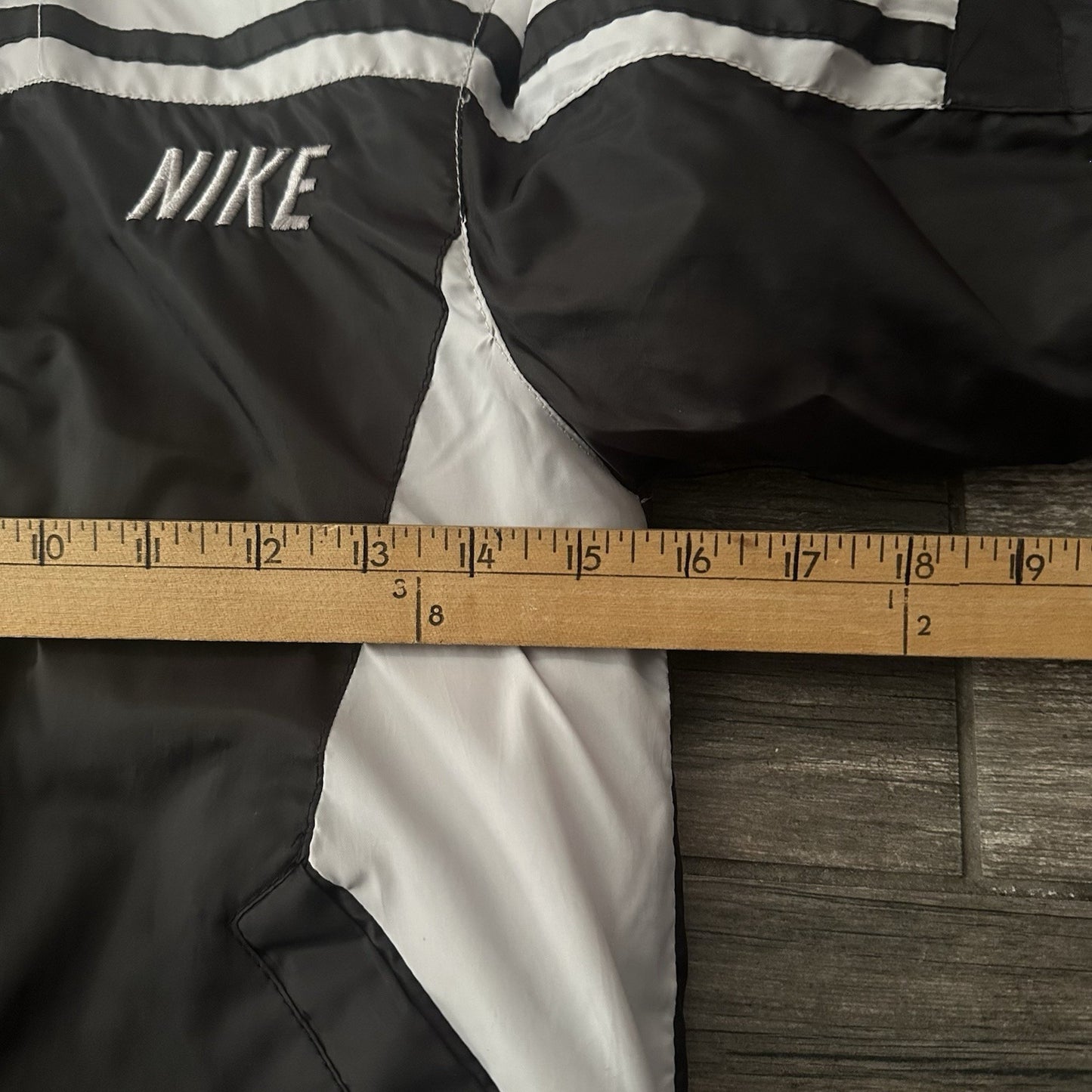 VTG Y2K NIKE FULL ZIP WINTER PUFFER JACKET COAT HOODED SZ YOUTH 7 BLACK GREY Yesterday's Fits Clothing Fashion Vintage Streetwear Fashion Item