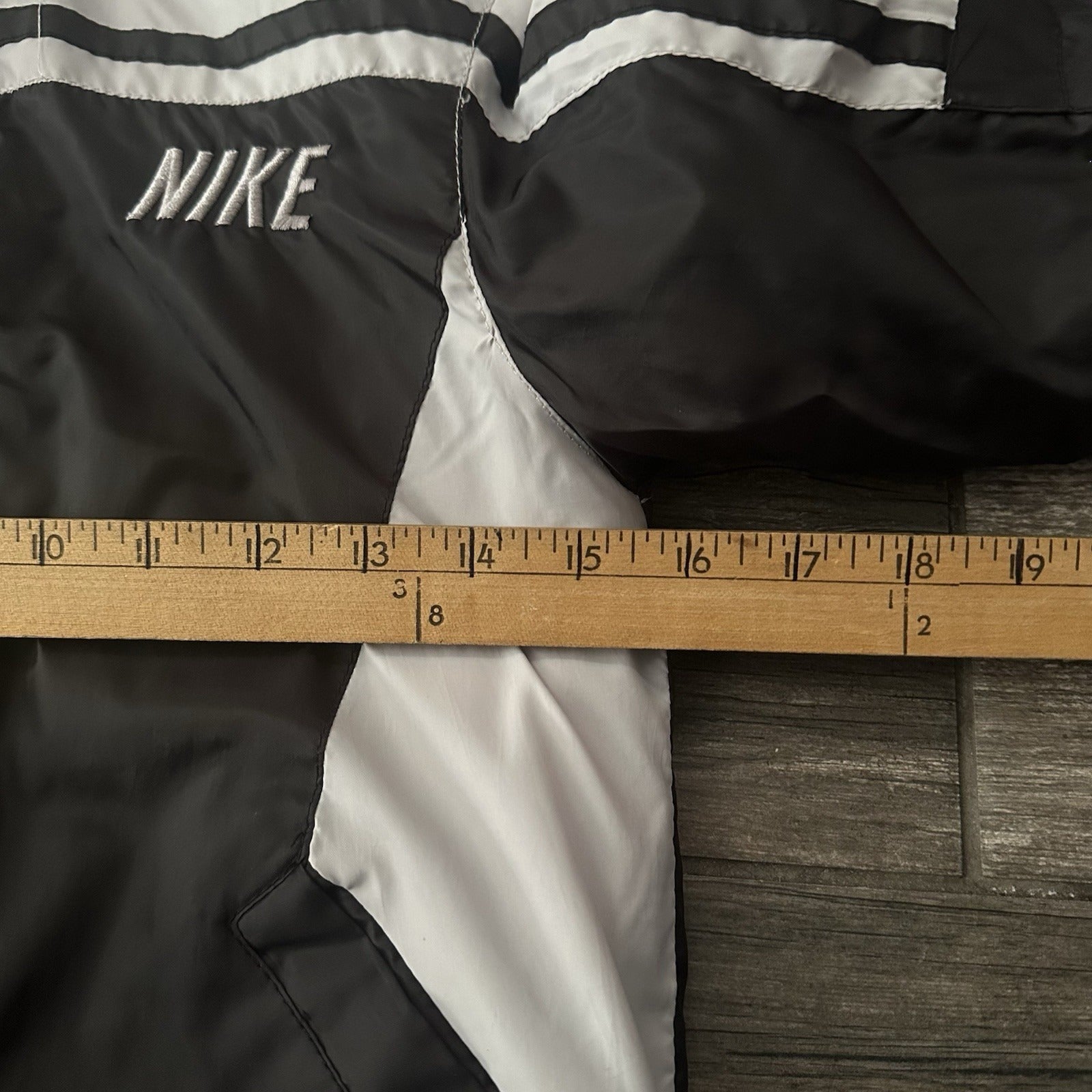 VTG Y2K NIKE FULL ZIP WINTER PUFFER JACKET COAT HOODED SZ YOUTH 7 BLACK GREY Yesterday's Fits Clothing Fashion Vintage Streetwear Fashion Item