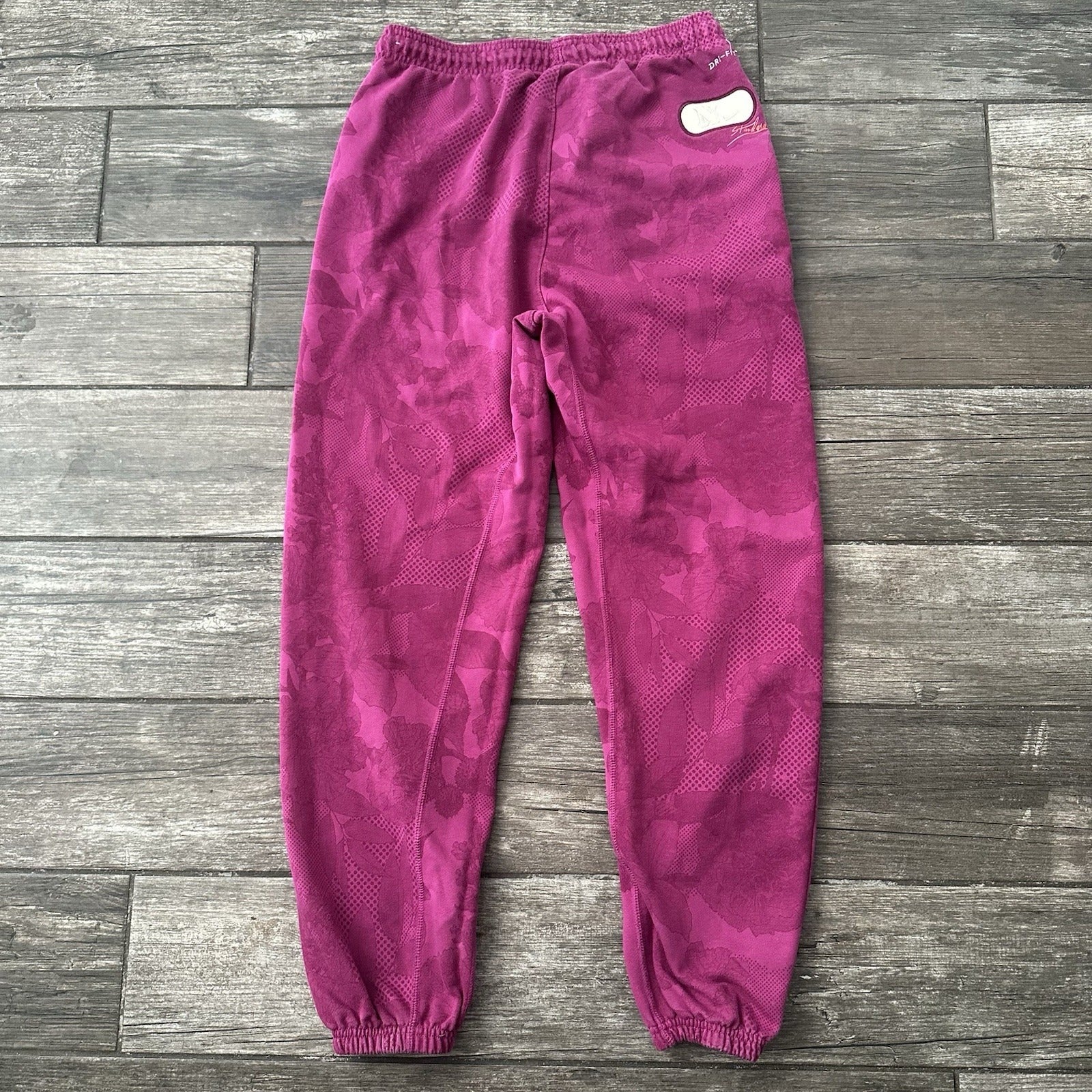 NIKE BASKETBALL STANDARD ISSUE PURPLE JOGGER TRAINING SWEATS SWEAT PANTS SZ M Yesterday's Fits Clothing Fashion Vintage Streetwear Fashion Item