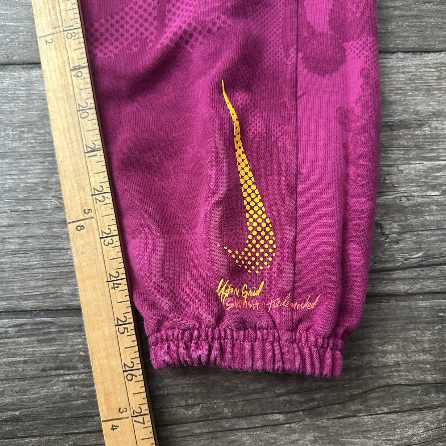 NIKE BASKETBALL STANDARD ISSUE PURPLE JOGGER TRAINING SWEATS SWEAT PANTS SZ M Yesterday's Fits Clothing Fashion Vintage Streetwear Fashion Item