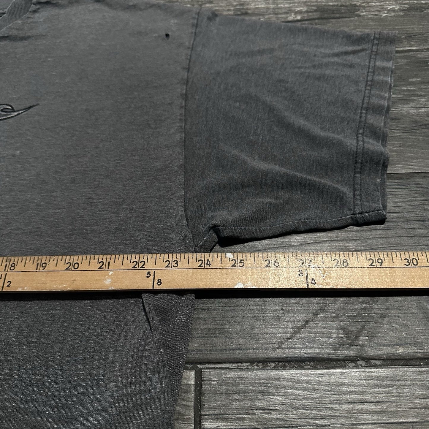 VTG FOX MOTORSPORTS GREY FADED DISTRESSED FLAMES LOGO T-SHIRT BAGGY FADE Yesterday's Fits Clothing Fashion Vintage Streetwear Fashion Item