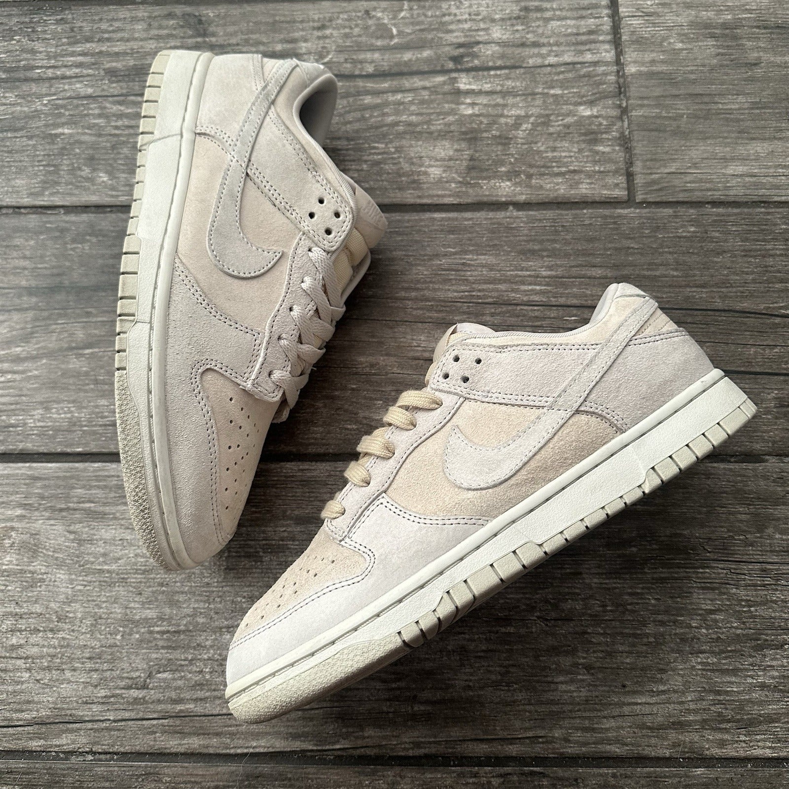 NIKE DUNK LOW PREMIUM LOW VAST GREY WMNS SZ 8.5 DD8338-001 SNEAKERS Yesterday's Fits Clothing Fashion Vintage Streetwear Fashion Item