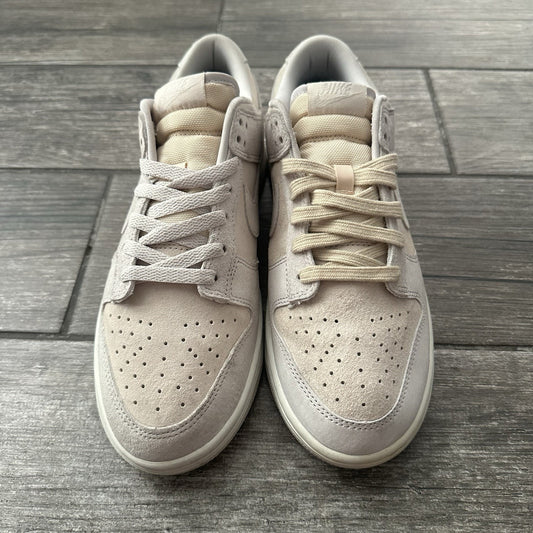 NIKE DUNK LOW PREMIUM LOW VAST GREY WMNS SZ 8.5 DD8338-001 SNEAKERS Yesterday's Fits Clothing Fashion Vintage Streetwear Fashion Item