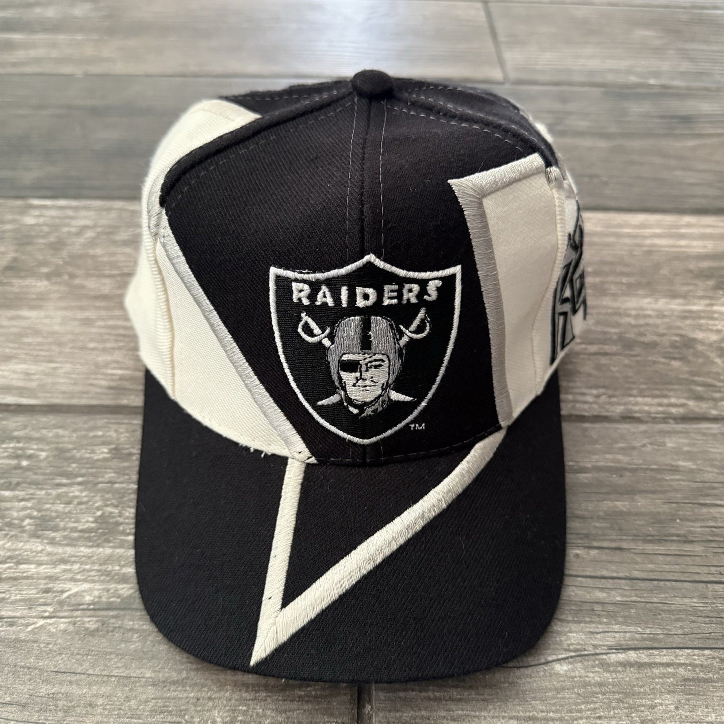 VTG DREW PEARSON RAIDERS JAGGED BOLT BLACK WHITE SILVER SNAPBACK HAT WOOL BLEND Yesterday's Fits Clothing Fashion Vintage Streetwear Fashion Item