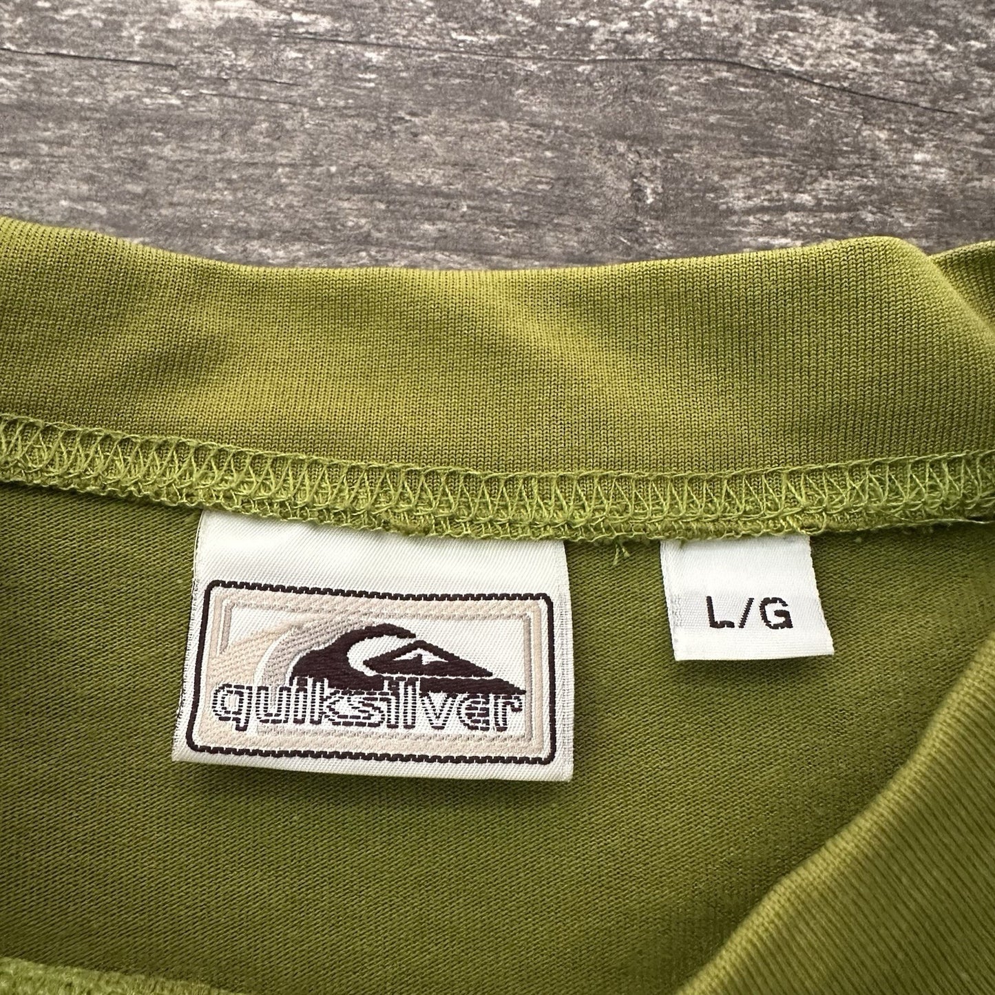 VTG 90s QUIKSILVER GREEN BAGGY OVERSIZED SURF T-SHIRT L (FITS XL) SHORT SLEEVE Yesterday's Fits Clothing Fashion Vintage Streetwear Fashion Item