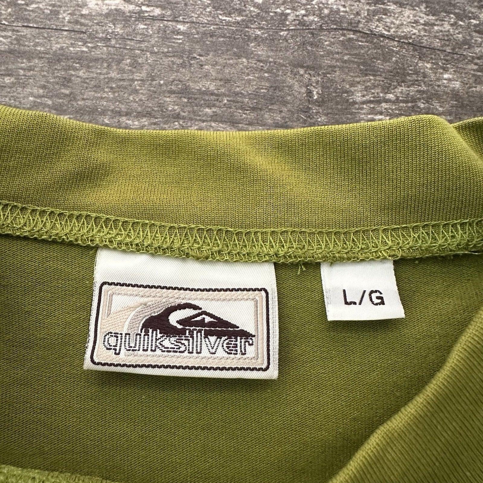 VTG 90s QUIKSILVER GREEN BAGGY OVERSIZED SURF T-SHIRT L (FITS XL) SHORT SLEEVE Yesterday's Fits Clothing Fashion Vintage Streetwear Fashion Item