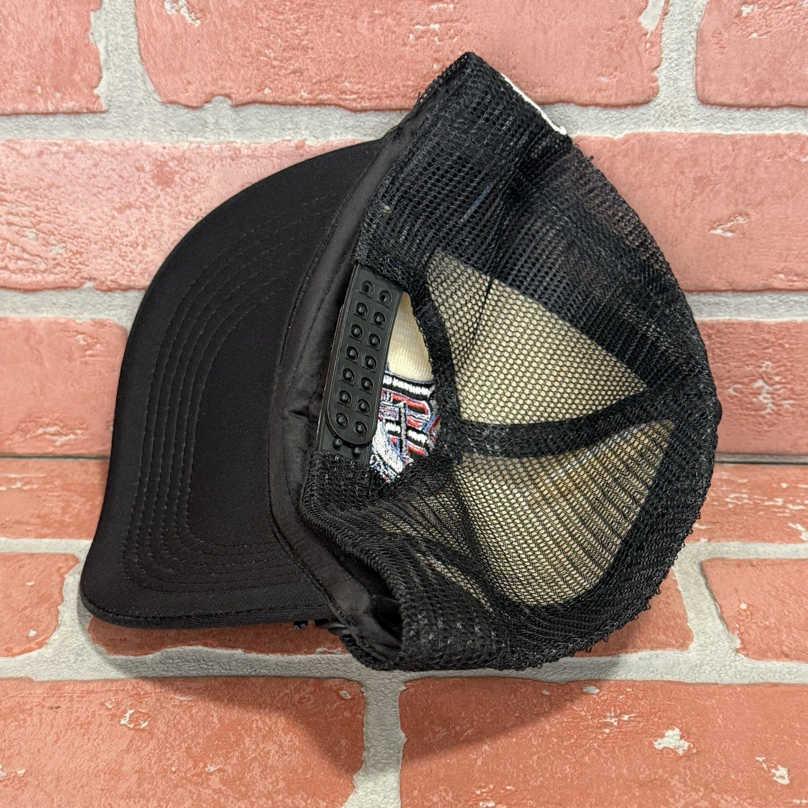 LOSO NYC WHITE BLACK SNAPBACK TRUCKER HAT CAP EMBROIDERED SCORPION Yesterday's Fits Clothing Fashion Vintage Streetwear Fashion Item